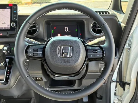 Honda N-BOX Custom