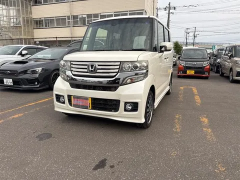 Honda N-BOX Custom