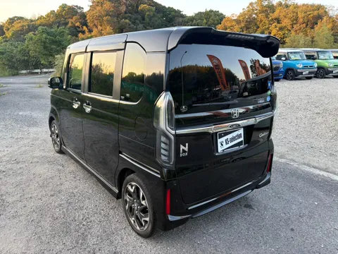 Honda N-BOX Custom