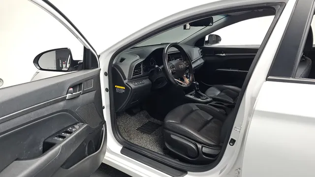 Hyundai Elantra (Avante)