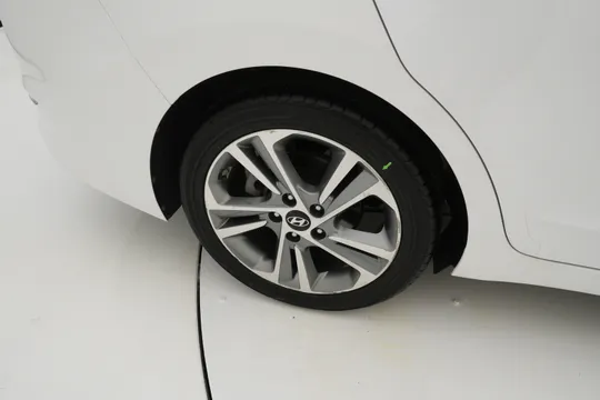 Hyundai Elantra (Avante)