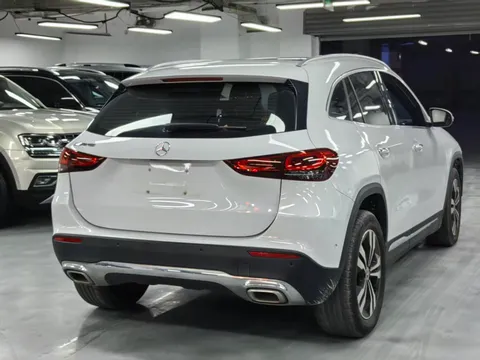 Mercedes-Benz Mercedes-Benz GLA