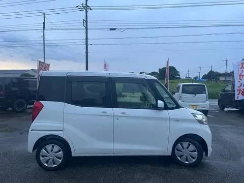 Mitsubishi eK Space