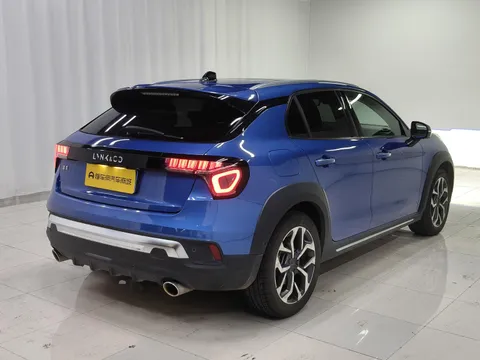 Lynk & Co Lynk & Co 02