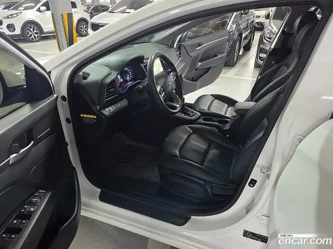 Hyundai Elantra (Avante)