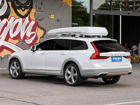 Volvo V90
