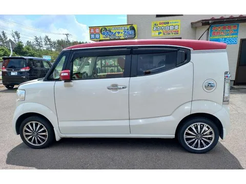Honda N-BOX Slash