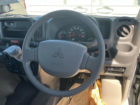 Mitsubishi Minicab Van