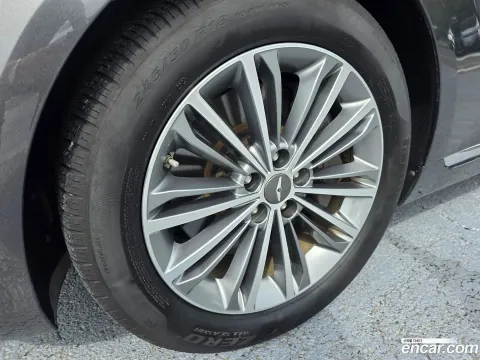 Genesis G90 (EQ900)