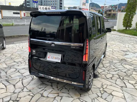 Honda N-BOX Custom