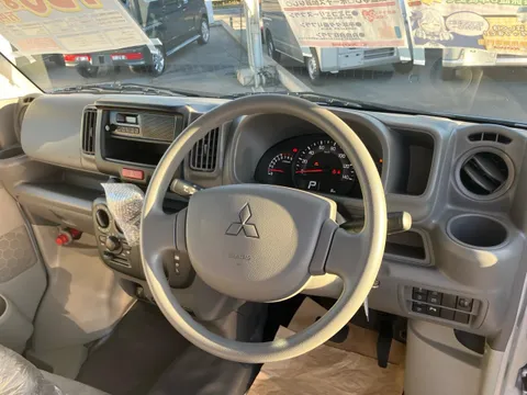 Mitsubishi Minicab Van