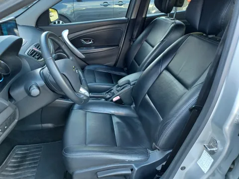 Renault SM3