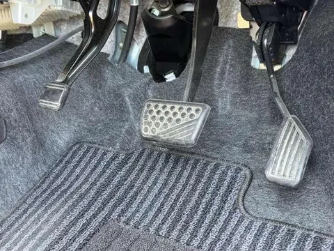 Daihatsu Mira Tocot