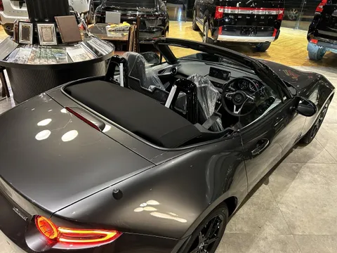 Mazda MX-5 (Roadster)