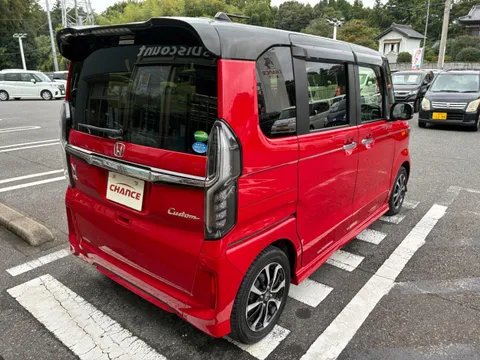 Honda N-BOX Custom