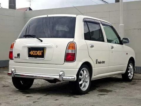 Daihatsu Mira Gino