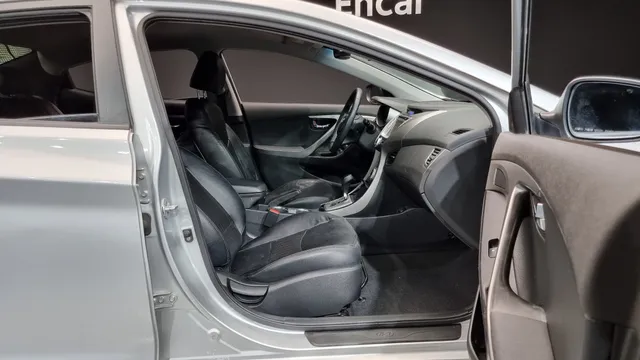 Hyundai Elantra (Avante)