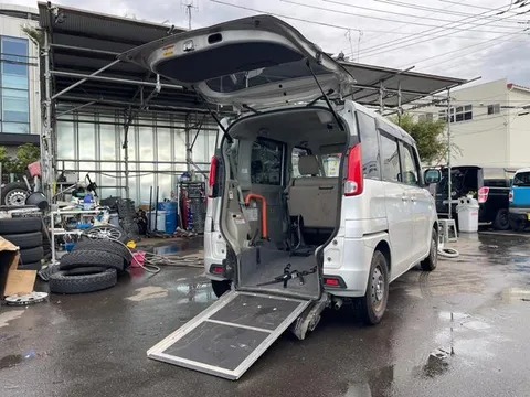 Suzuki Spacia
