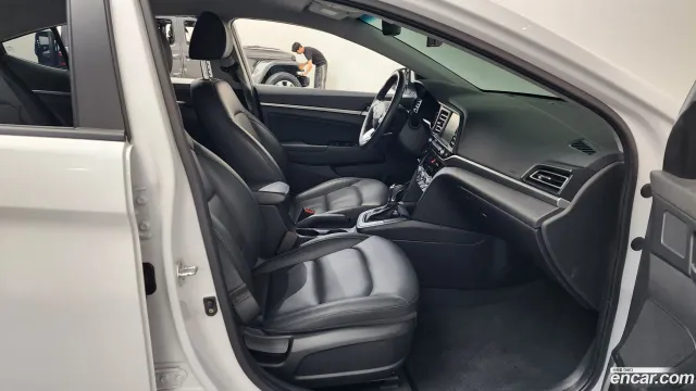 Hyundai Elantra (Avante)