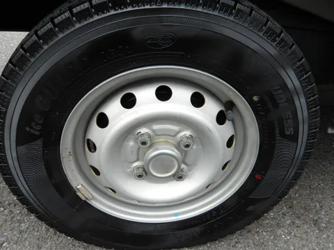 Nissan Clipper Van
