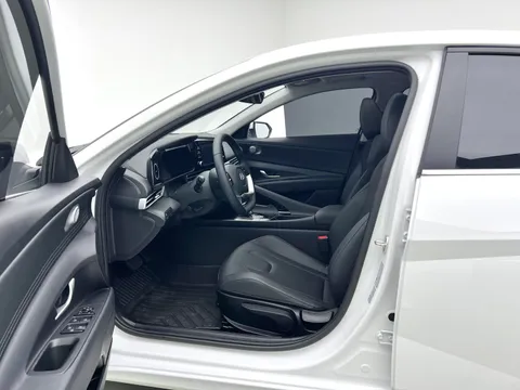 Hyundai Elantra (Avante)