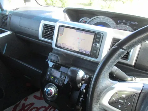 Toyota Pixis Mega