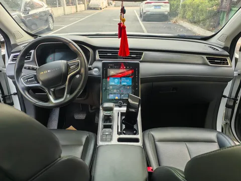 Roewe RX5