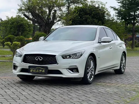 Infiniti Q50L
