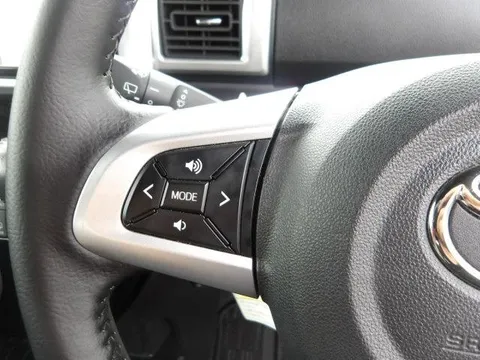 Toyota Pixis Mega