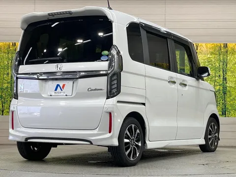 Honda N-BOX Custom