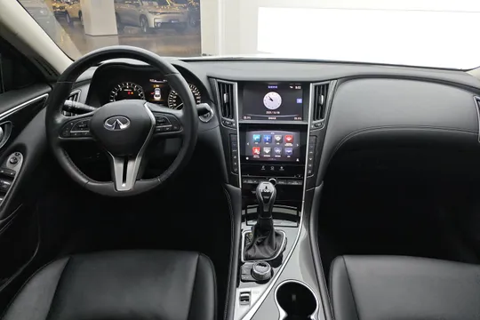Infiniti Q50L