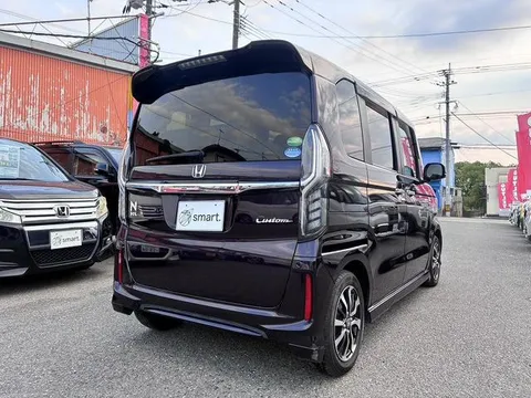 Honda N-BOX Custom