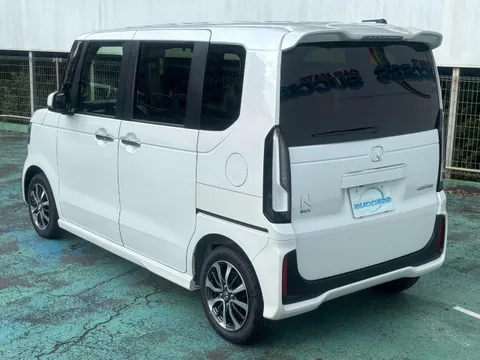 Honda N-BOX Custom