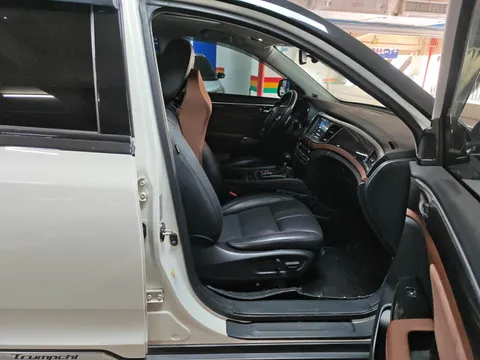 Gac GS8