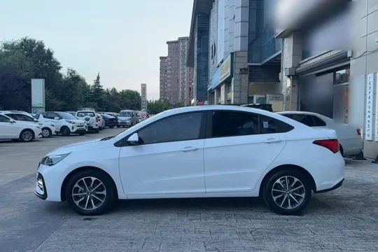 Chery Arrizo 5