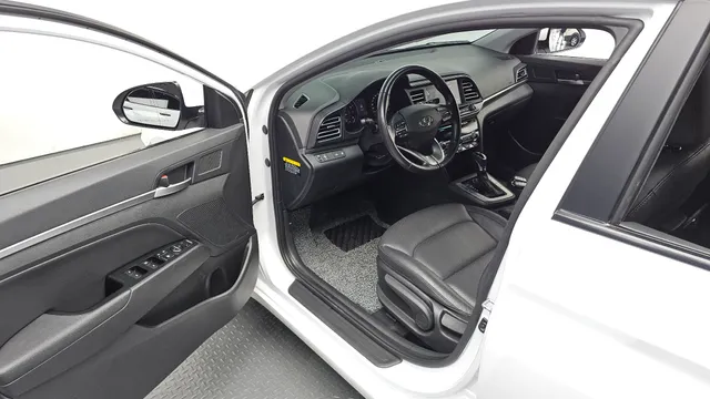 Hyundai Elantra (Avante)