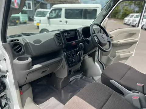 Nissan Clipper Van