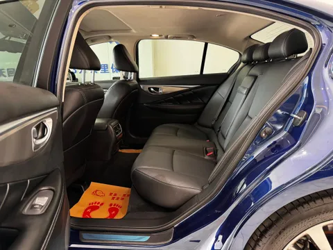 Infiniti Q50L