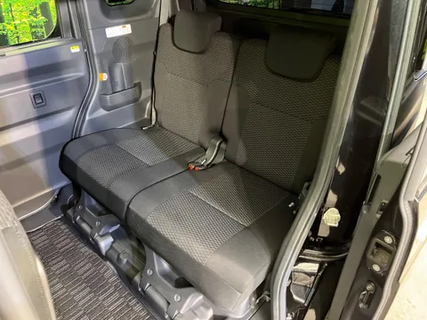 Toyota Pixis Mega