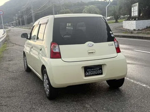 Daihatsu Esse