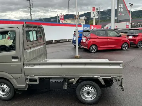 Nissan Clipper Truck
