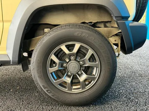 Suzuki Jimny Sierra