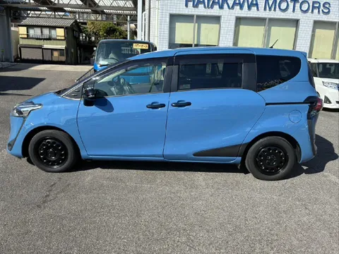 Toyota Sienta