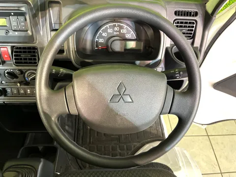 Mitsubishi Minicab Truck