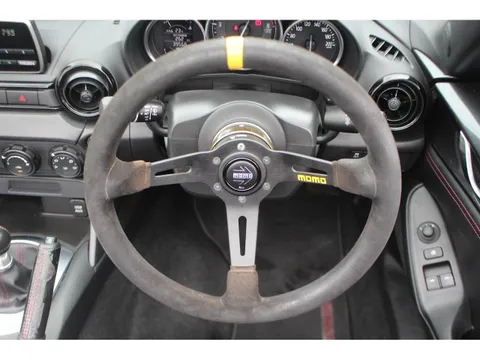 Mazda MX-5 (Roadster)