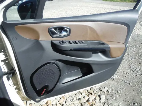 Renault Lutecia