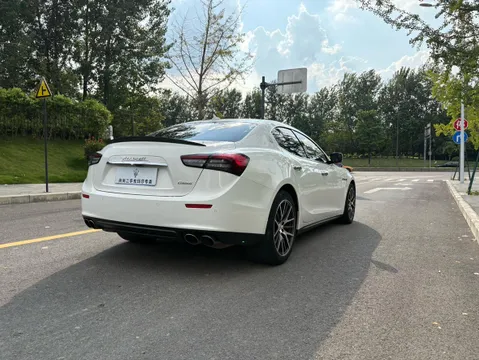 Maserati Ghibli