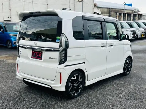 Honda N-BOX Custom