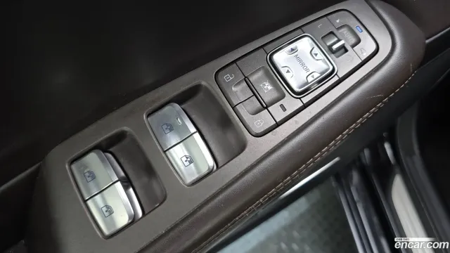 Genesis G90 (EQ900)