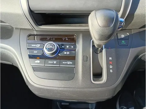 Honda Freed Plus